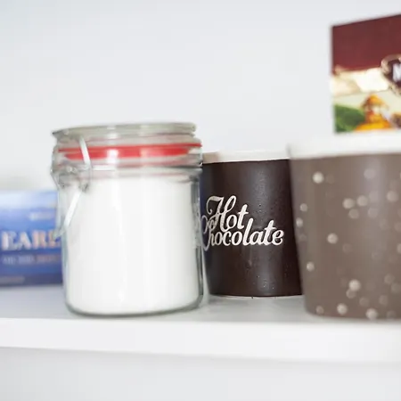 Flat At Border Suisse 생루이